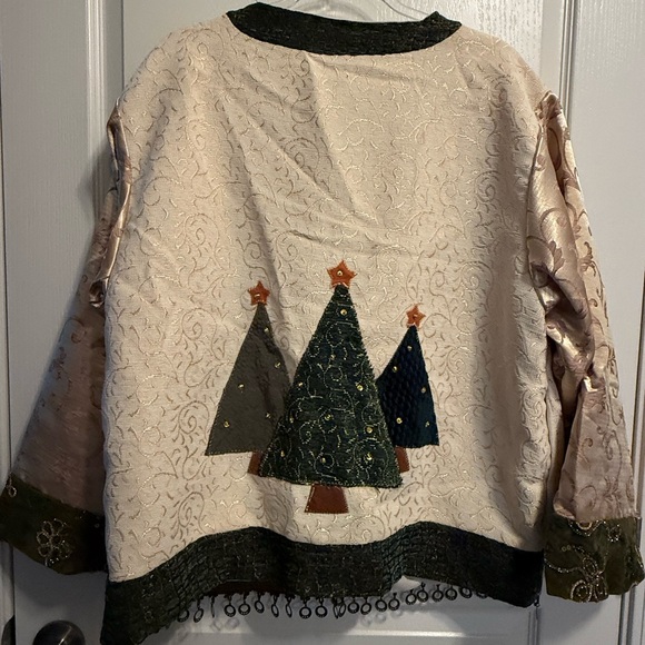 Unbranded Festive Cream Jacket with Tree Design - Picture 7 of 10